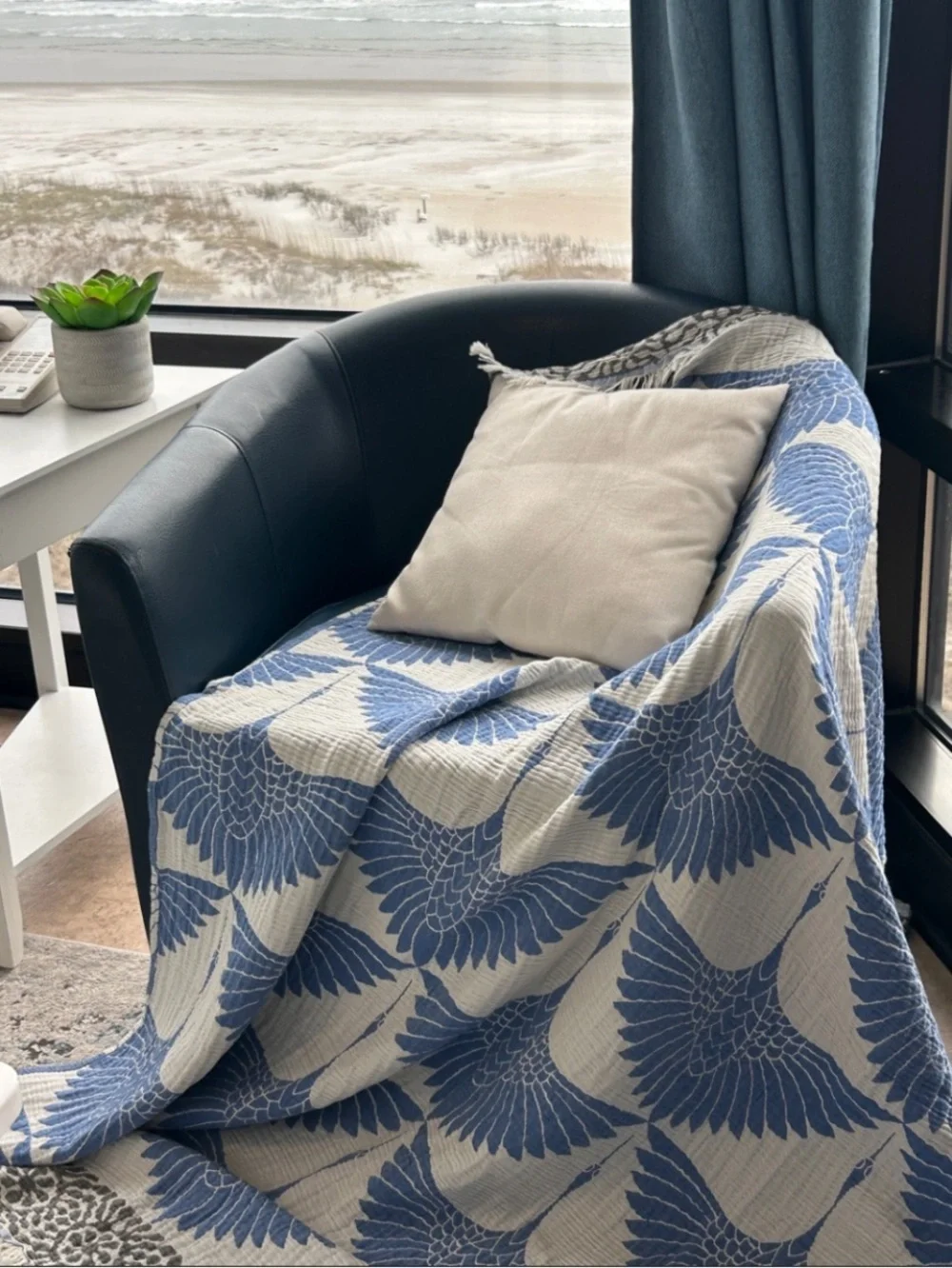 Viral 2026 Birds Jacquard Weave Reversible New With Tags 55 x 75 Soundside Blue